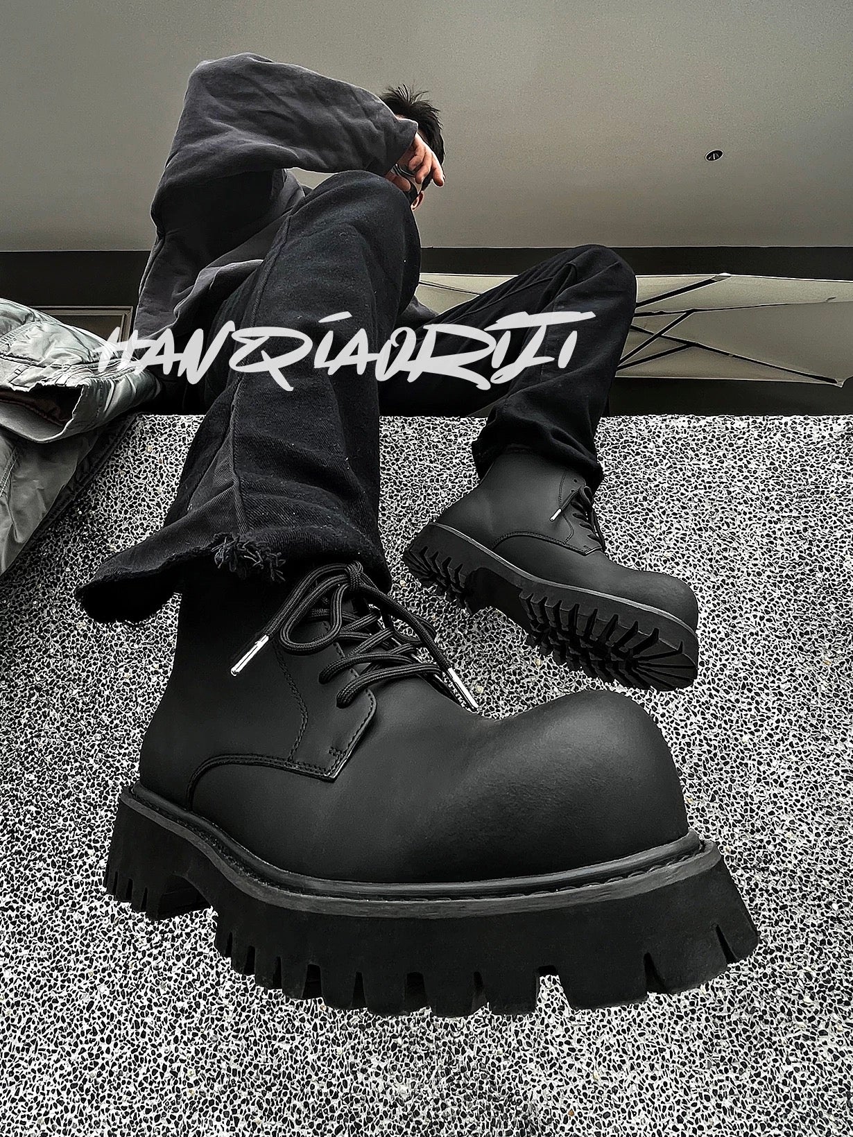 [HANQIAORIJI] Trendy Thick-Soled Boots