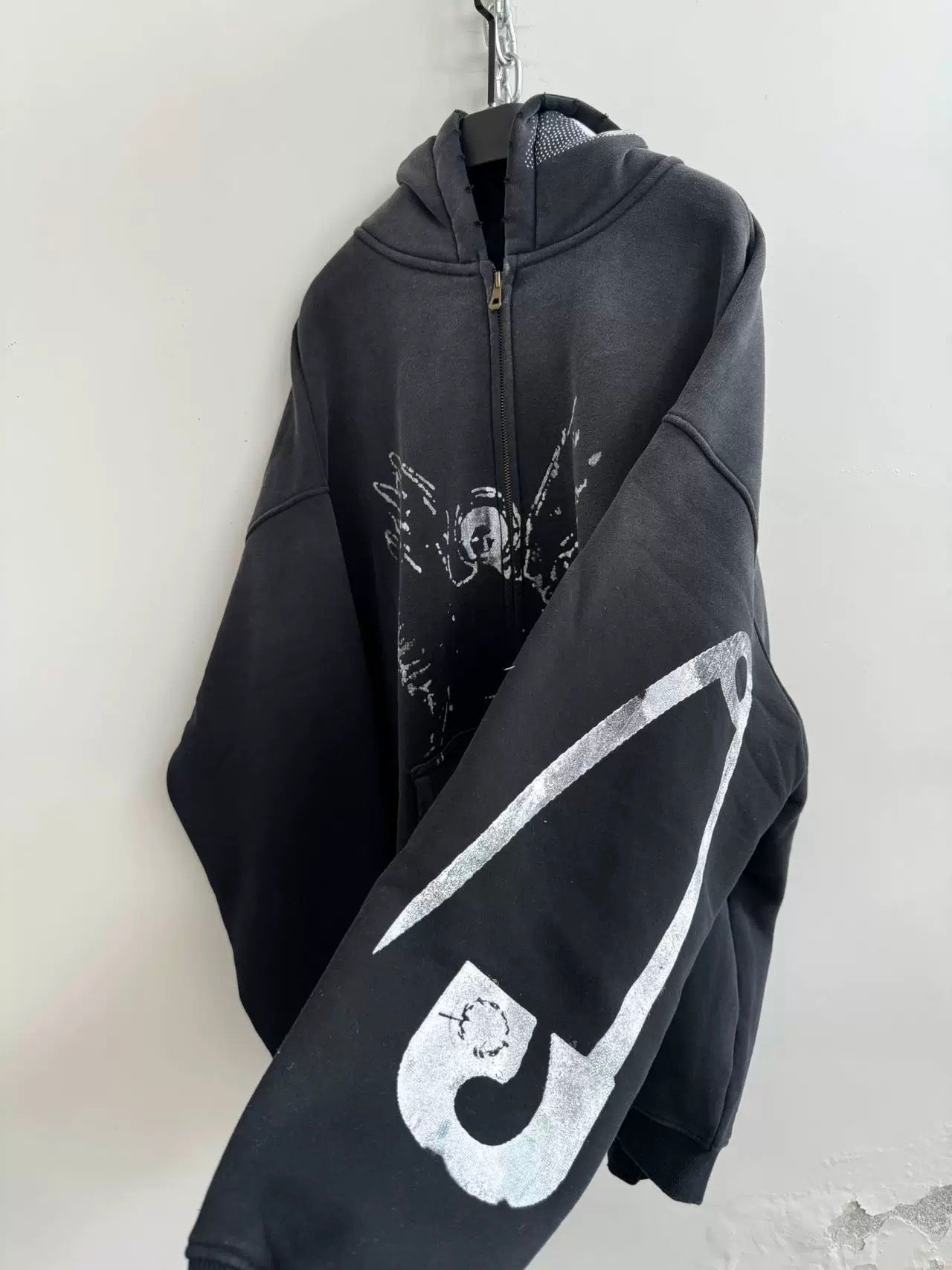 [Hell System] Angel Spray Zip Hoodie