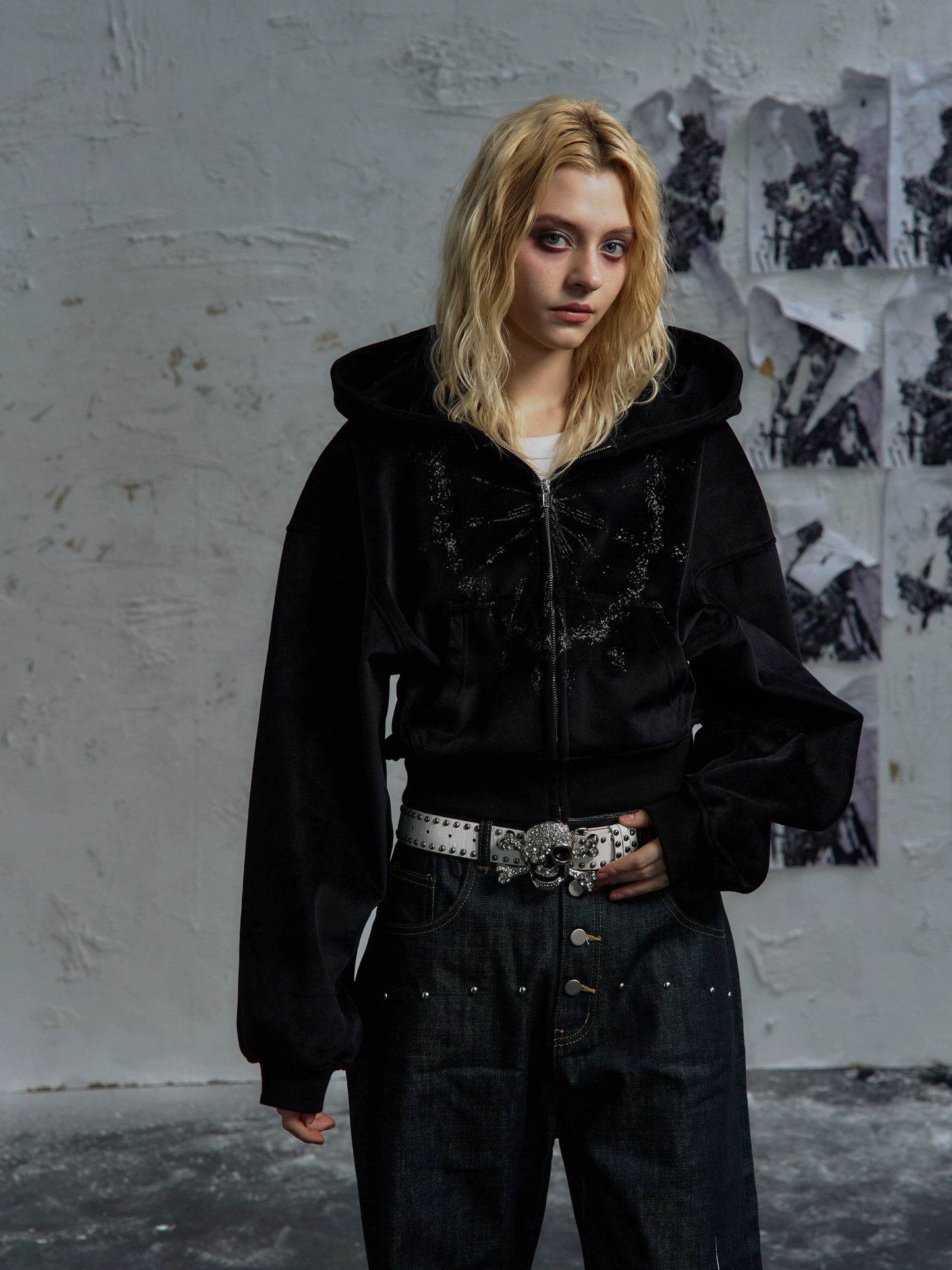 [PAIKI] Gothic Cropped Hoodie 2 Colour Ways