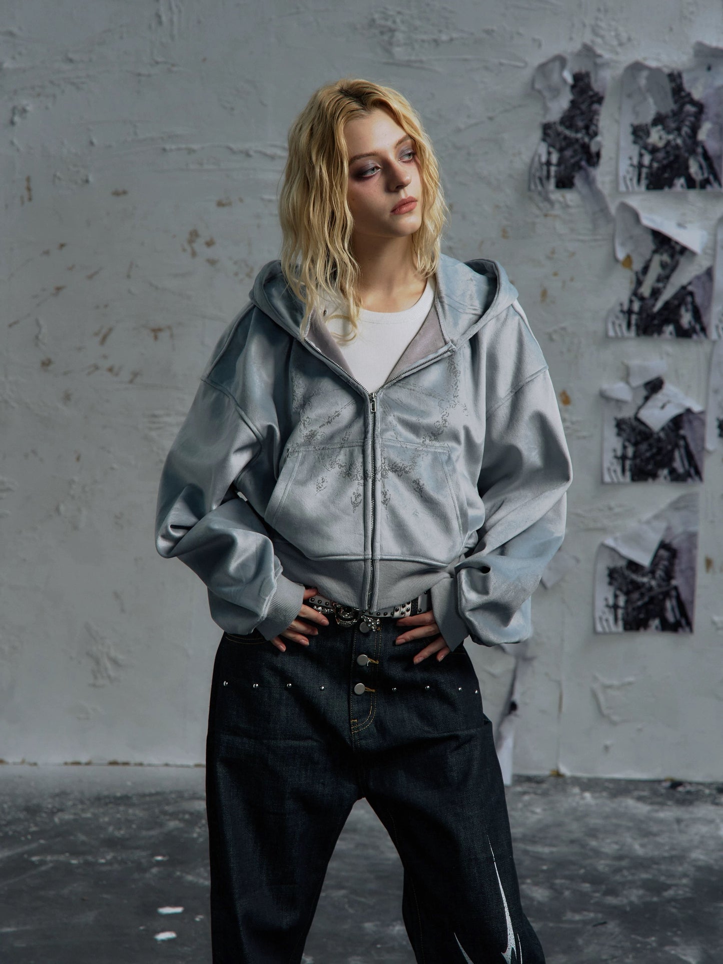 [PAIKI] Gothic Cropped Hoodie 2 Colour Ways