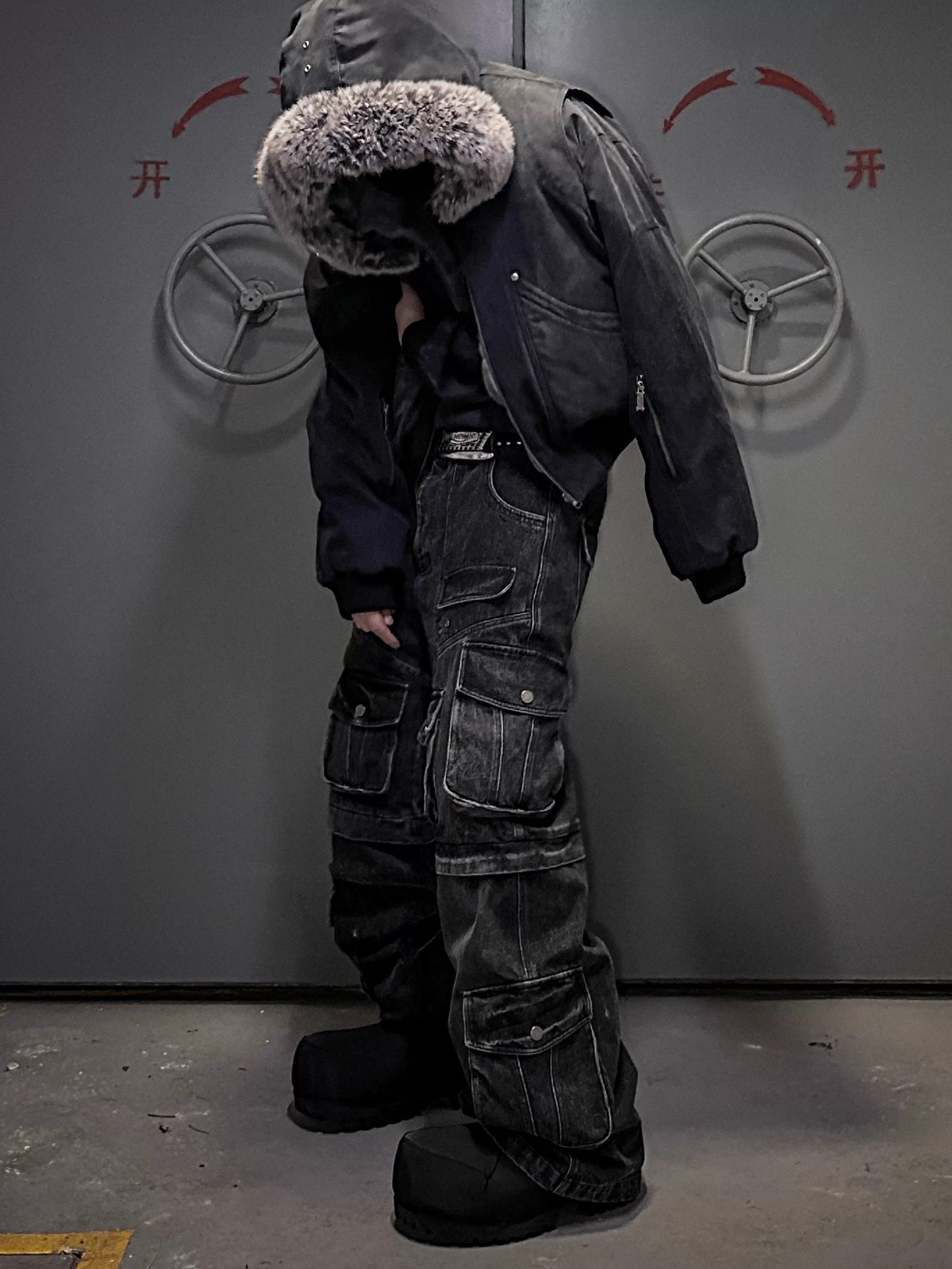 [LCE] Multi-Pocket Washed  Distressed Pants