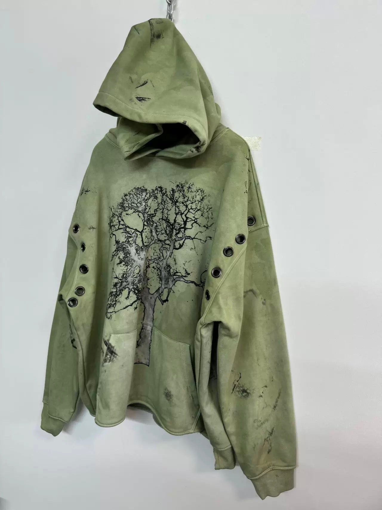[Hell System] Metal Button Hoodie